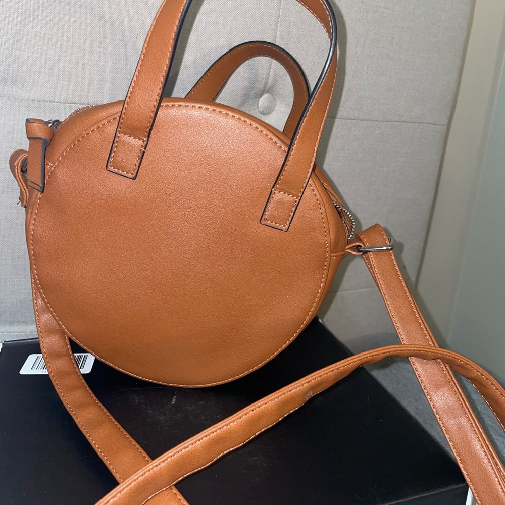 Small rounded purse
